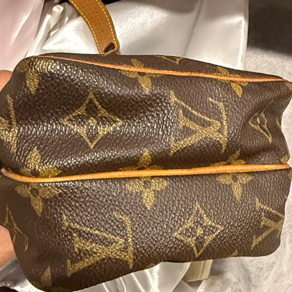 Louis Vuitton amazone Brown Monogram crossbody Bag